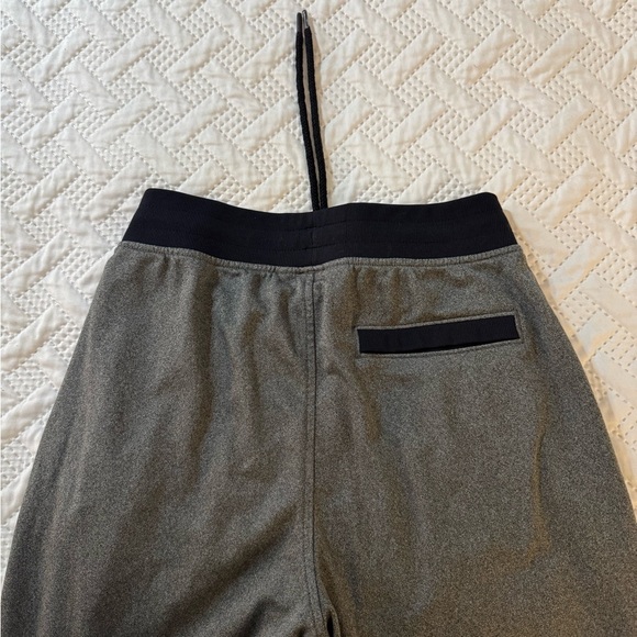 Under Armour Grey Black Drawstring Cuff Ankles Activewear Athletic Pants Small - Picture 5 of 10